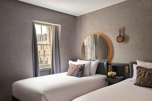James Craig Deluxe Twin Suite