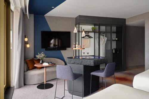 Superior Twin Room with Balcony