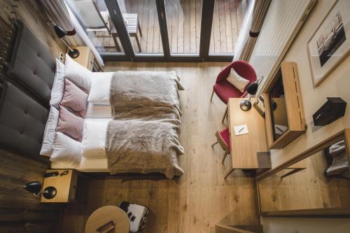 Family Room (2 Adults + 1 Child)
