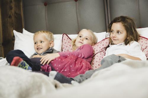 Family Room (2 Adults + 1 Child)