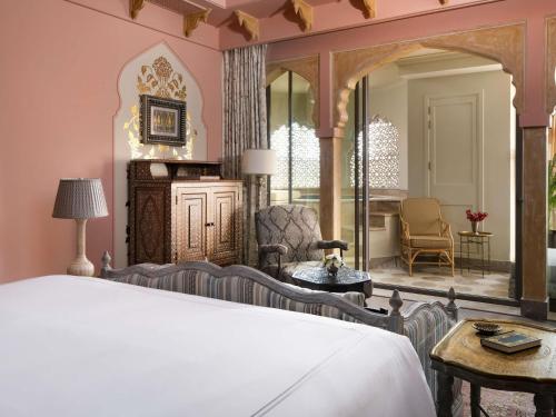 Landmark Room with Plunge Pool : INR 3,000 hotel credit on F&B once during the stay.