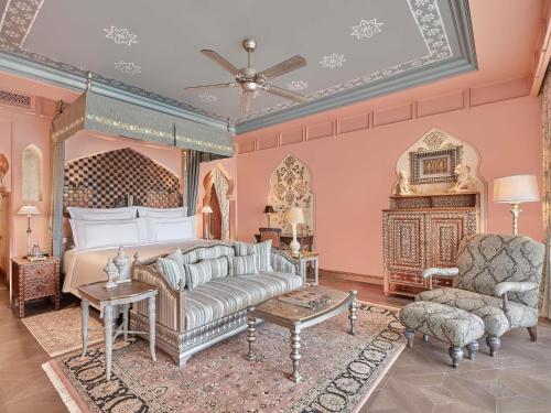 Landmark Room with King Bed : INR 3,000 hotel credit on F&B once during the stay.