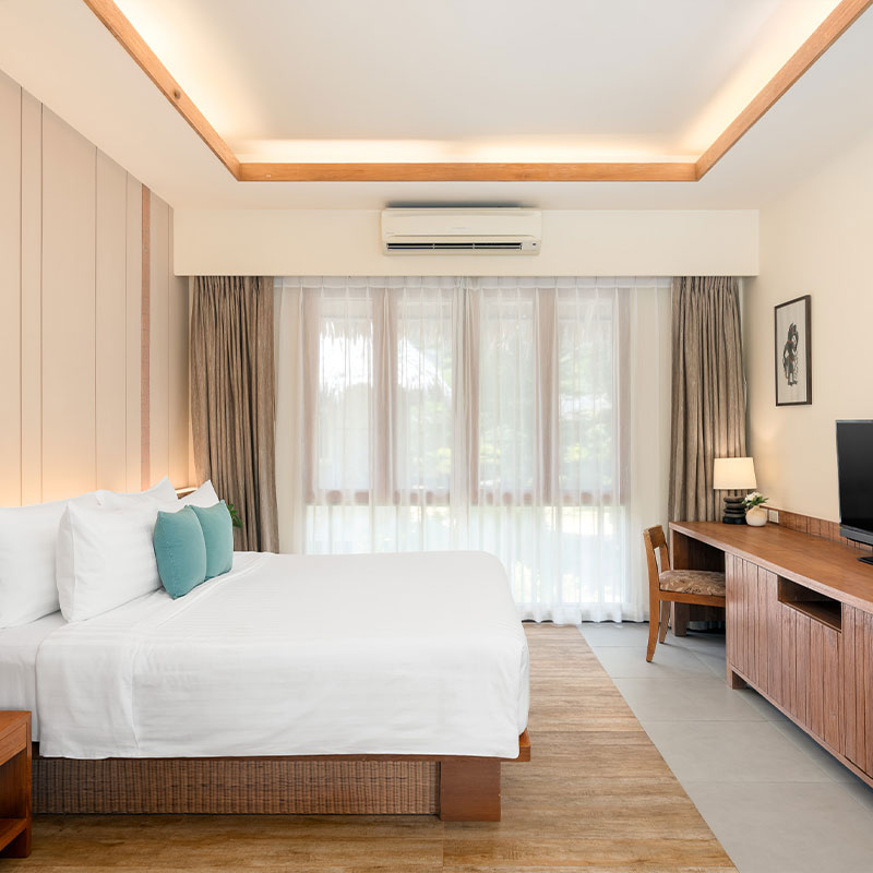 Deluxe Garden Bungalow 1 King