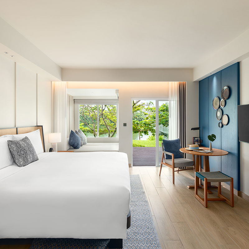 Lagoon View Terrace 1 King Bed