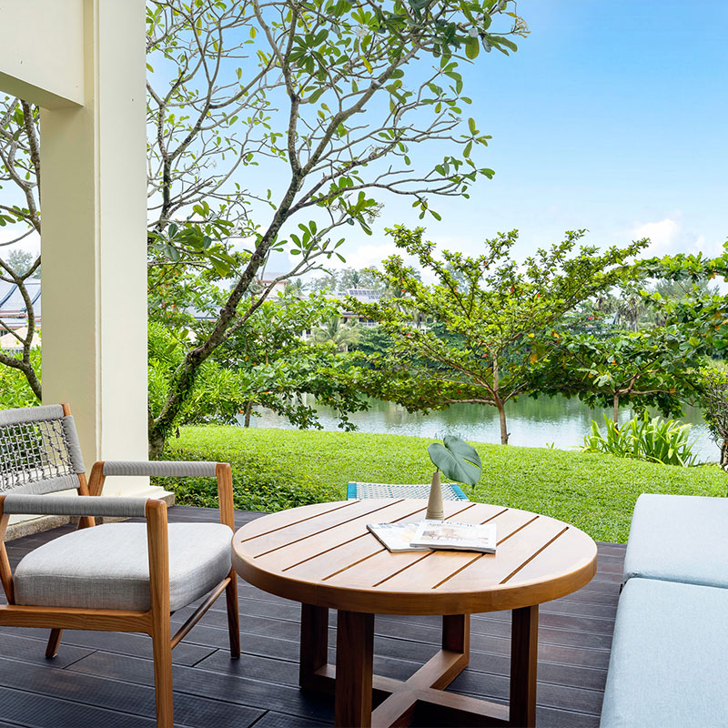 Lagoon View Terrace 1 King Bed