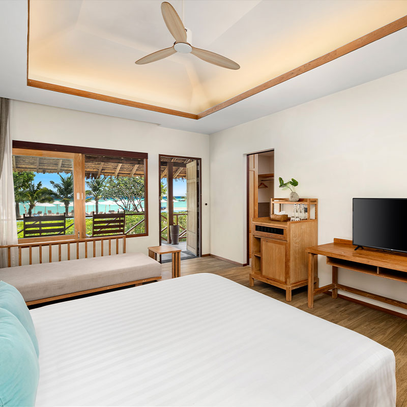 Deluxe Sea View Bungalow 1 King