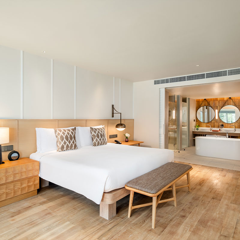 Ocean Front Balcony 1 King Bed