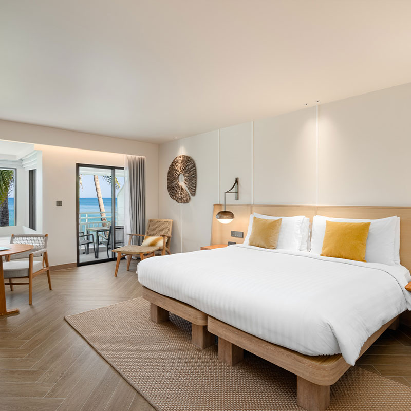 Club Ocean Front 1 King Bed