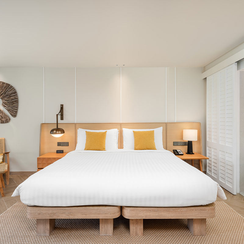 Club Ocean Front 1 King Bed