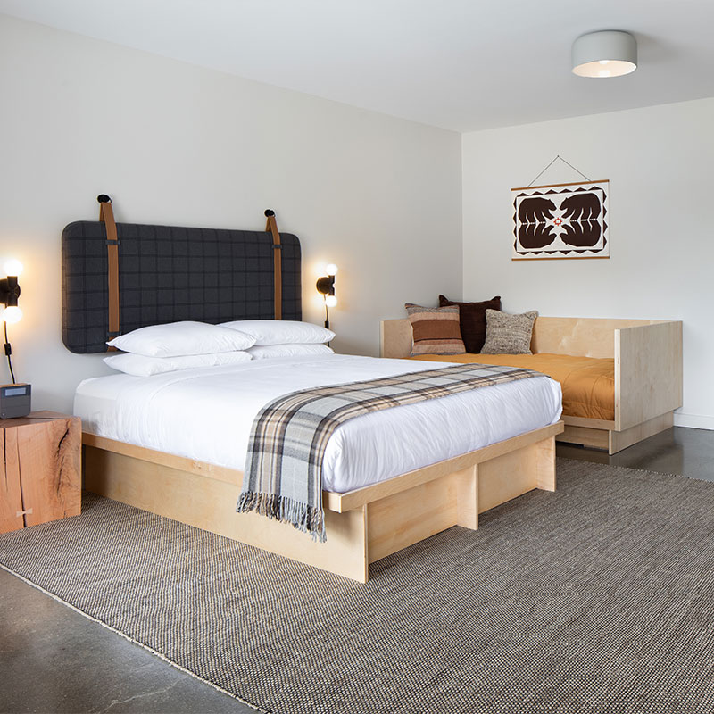 Queen Room with Daybed