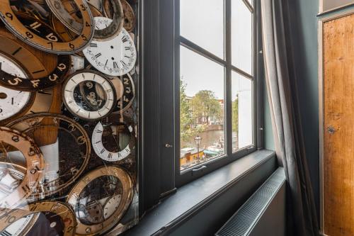 Double Room with canal view: The Clockmaker