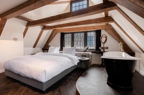  Loft with canal view: The Miller