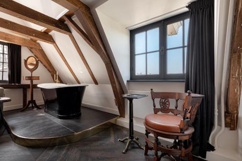  Loft with canal view: The Miller