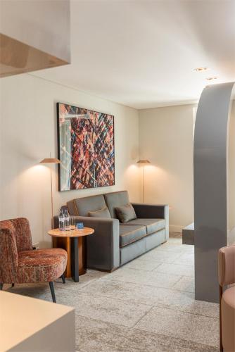 King Suite with Terrace and Cloister View