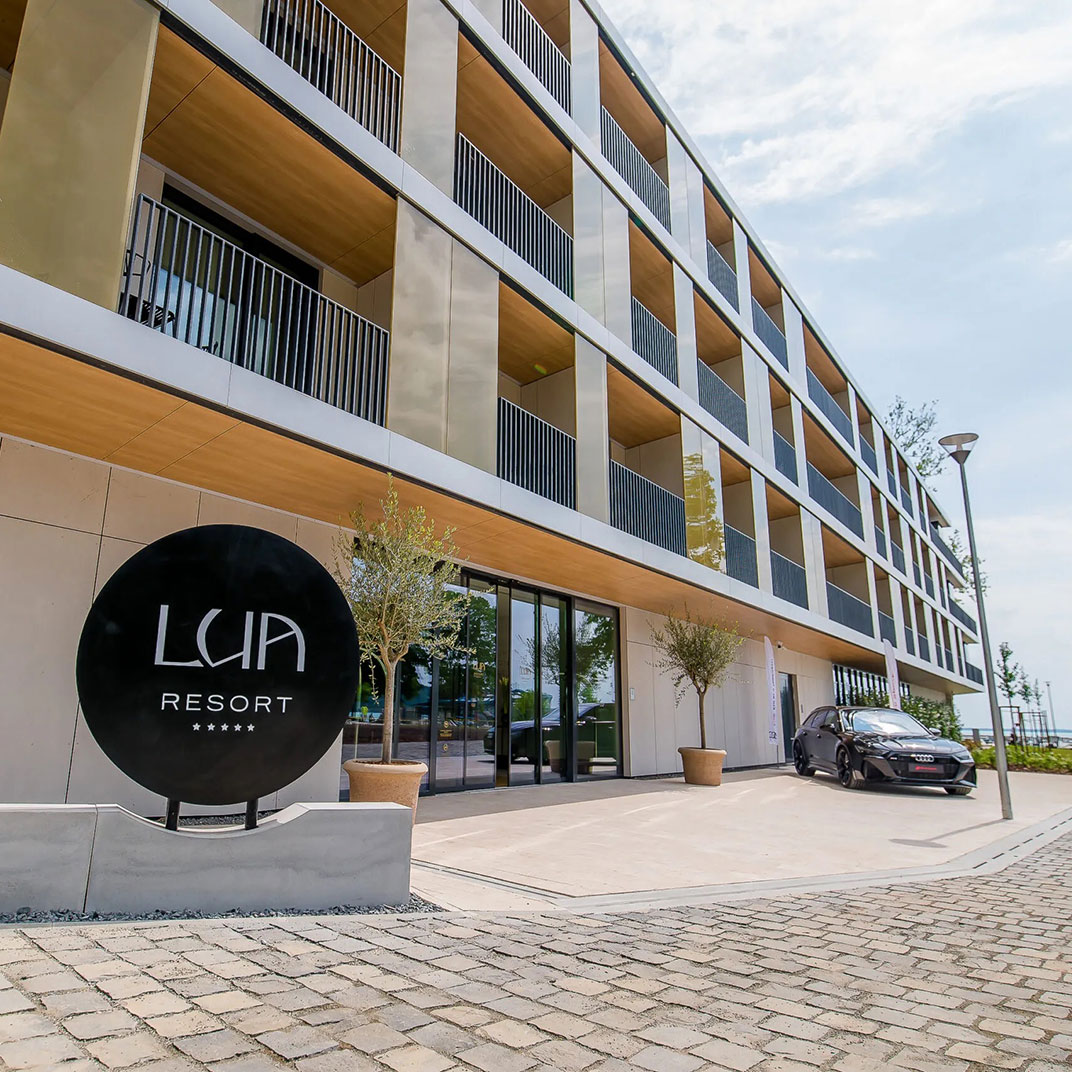 LUA Resort
