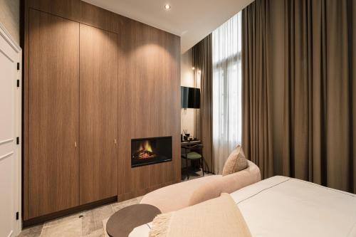 Superior King Room 