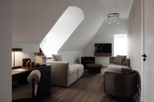 Executive Junior Suite 