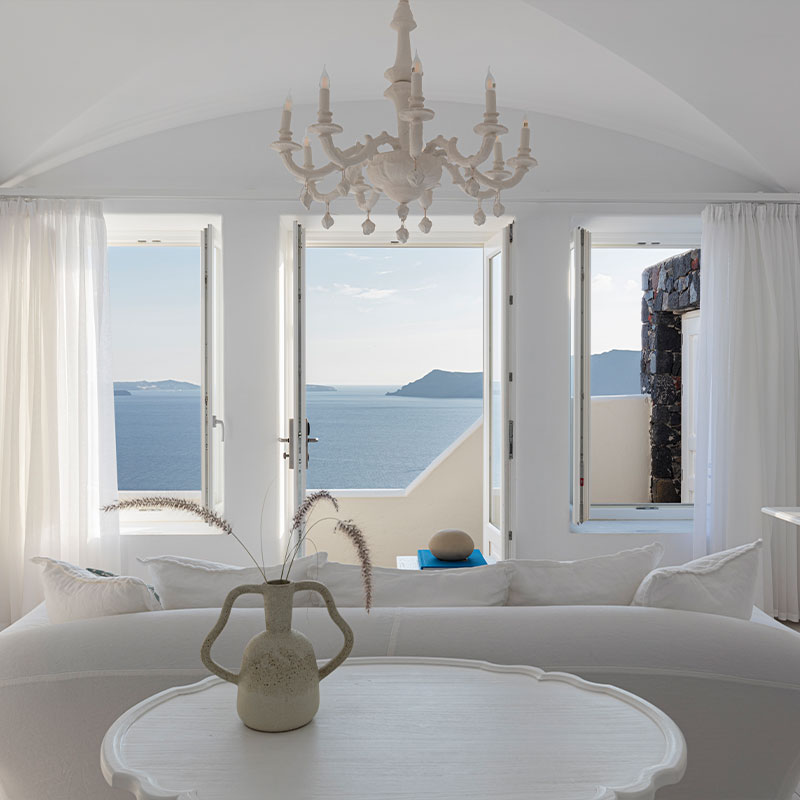 Executive Suite with Cave Pool 
