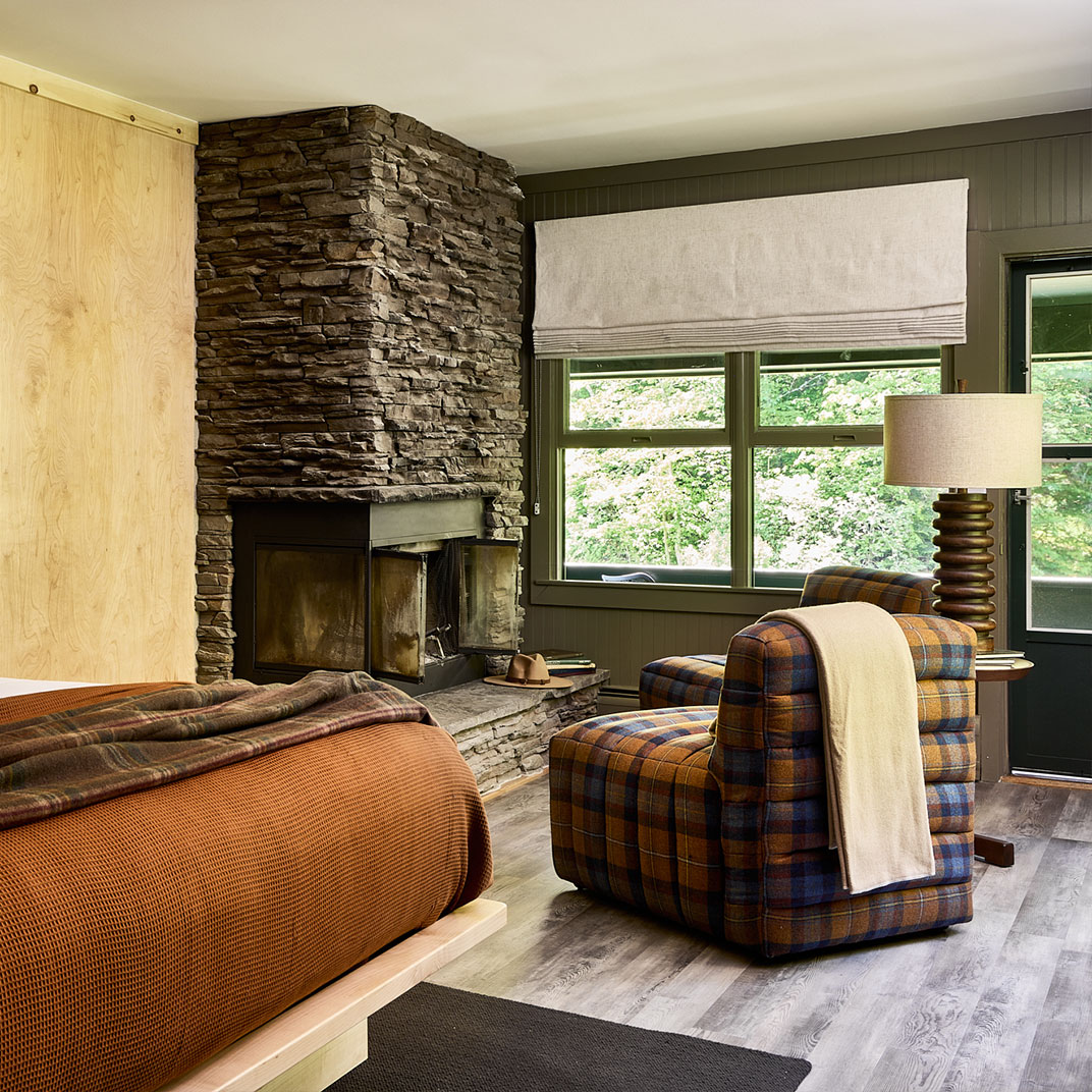 Deluxe King w/ Fireplace & Balcony