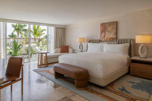 Deluxe King Room with Oceanfront