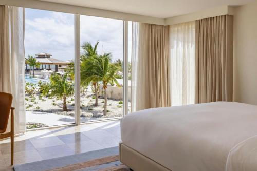 Superior Two-Bedroom Suite with Oceanfront and Balcony