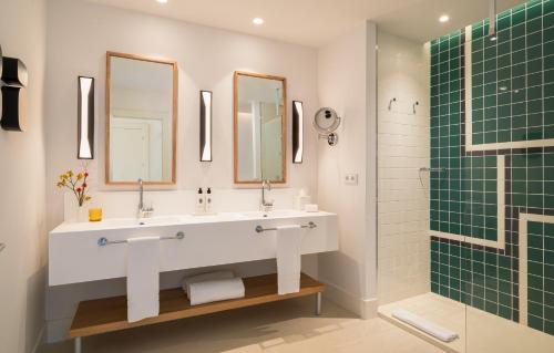 One Bedroom Suite With Terrace