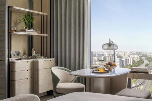 Deluxe King Room with Canal View 