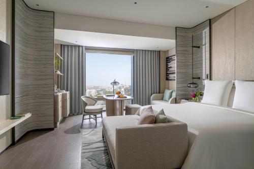 Deluxe King Room with Grand Canal View