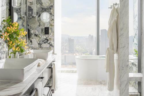 Premier Suite
