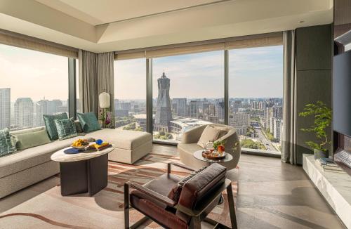Panoramic Executive Suite