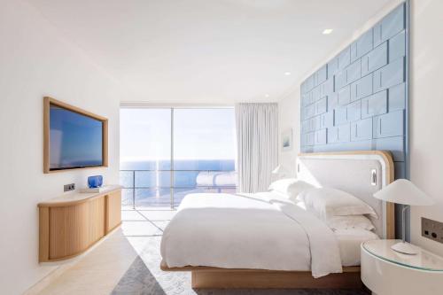 The Azur Suite