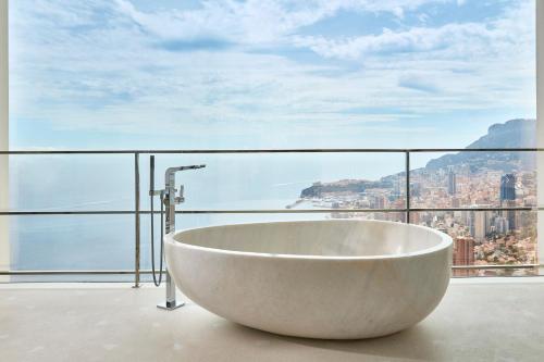 The Azur Suite