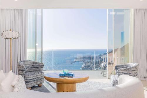 The Azur Suite