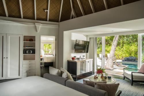 Two Bedroom Beach Pavilion With Pool - Room Rate inclusive of breakfast for 4 adults