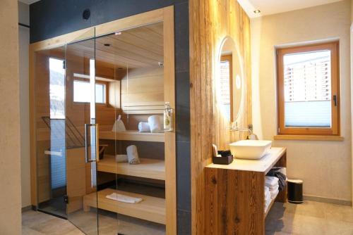 Deluxe Suite with Sauna