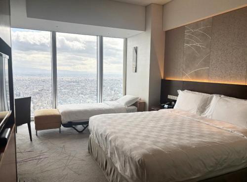 Connecting Room for 6 adults - Non-Smoking (Double with Extra bed and Twin with Extra bed)