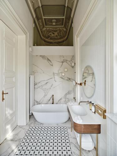 Deluxe Junior Suite