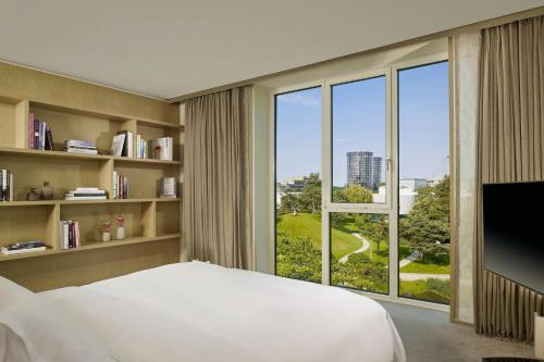 Signature King Suite
