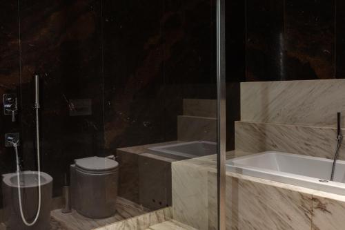 Deluxe Suite (2 Adults)
