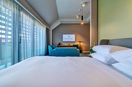 Deluxe Double Room with Bath