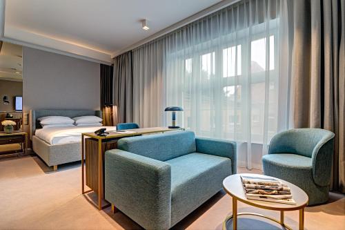 Deluxe Double Room with Bath