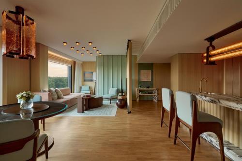 The Emory Park Suite