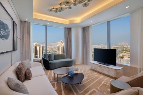 Astor Suite with Sea View, KYMA beach access, Signature St. Regis Butler Service