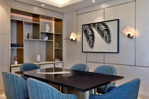 Astor Suite with Sea View, KYMA beach access, Signature St. Regis Butler Service