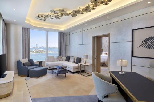 Astor Suite with Sea View, KYMA beach access, Signature St. Regis Butler Service