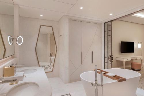 Grand Deluxe Suite with Sea View, KYMA beach access, Signature St. Regis Butler Service