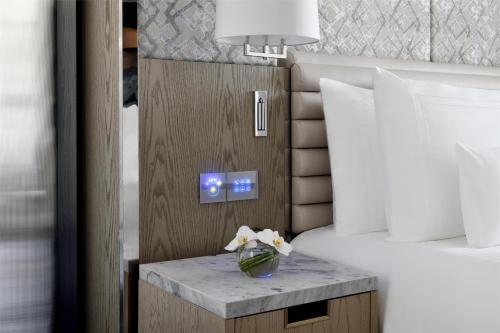 Deluxe Room, King