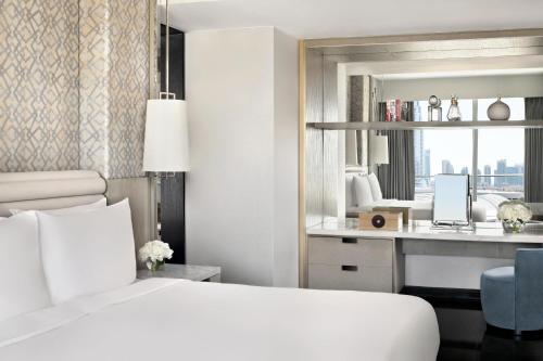 Deluxe Room, King