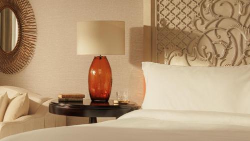 Arabian Court Deluxe King Room - includes Waterpark Access