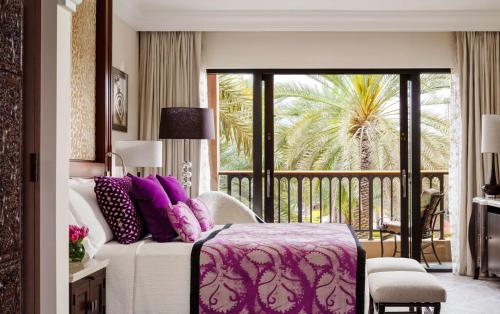 Palace Manzil Superior Twin Room - includes Host Service, Afternoon Tea, Evening Drinks, Waterpark Access
